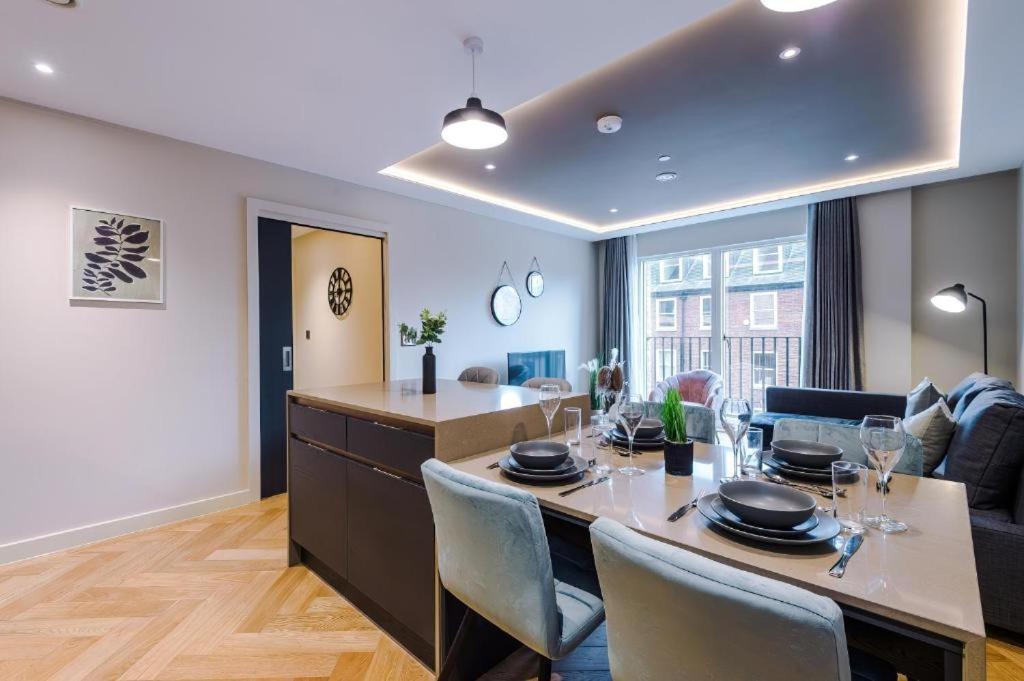 Exquisite Central York Abode Sleeps 6! Luaran gambar